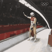 Wave To The Crowd Luge GIF - Wave To The Crowd Luge Shiva Keshavan GIFs