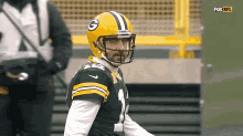 shrug aaron rodgers packers green