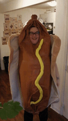 Im A Hot Dog That Hot Dog Chick GIF - Im A Hot Dog That Hot Dog Chick Hotdogchick GIFs