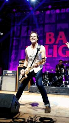 Bad Religion Jay Bentley GIF - Bad Religion Jay Bentley Live GIFs