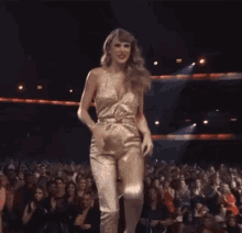 Taylor Swift Taylor Swift Amas GIF - Taylor Swift Taylor Swift Amas Taylor Swift Amas2022 GIFs