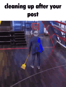 Cleaning Up GIF - Cleaning Up After GIFs