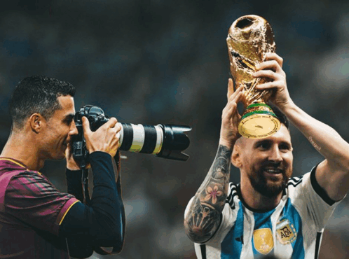 Photographer-ronaldo-messi GIF - Photographer-ronaldo-messi - Discover ...