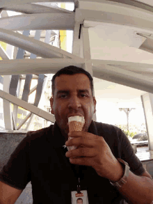Namastê Ice Cream GIF - Namastê Ice Cream Eating GIFs