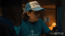 Glance Dustin Henderson GIF - Glance Dustin Henderson Gaten Matarazzo GIFs