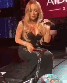 Mariah Carey Sitting GIF - Mariah Carey Sitting Singer GIFs