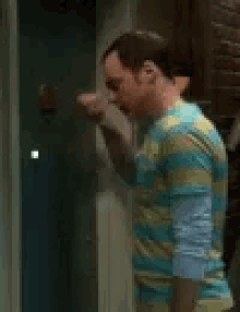 Sheldon Penny GIF - Sheldon Penny Knock GIFs