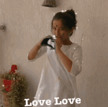 Aurra Bhatnagar Badoni Love Love GIF - Aurra Bhatnagar Badoni Love Love GIFs