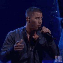 Singing Nick Jonas GIF - Singing Nick Jonas Spaceman Song GIFs