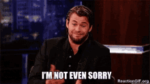 Chris Hemsworth Im Not Even Sorry GIF - Chris Hemsworth Im Not Even Sorry Sorry Not Sorry GIFs