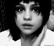 Selena Gomez Emo GIF - Selena Gomez Emo GIFs