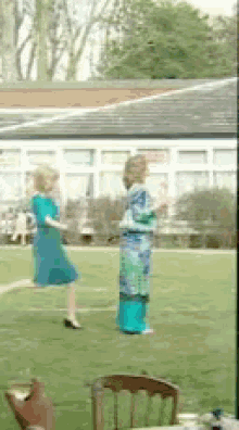 Outnumbered GIF - Outnumbered GIFs