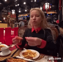 Eating Fingers GIF - Eating Fingers Licking GIFs