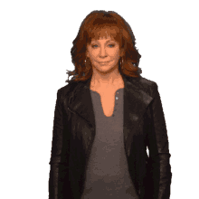 looking reba mcentire stare watching glance