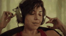 Oh Yeah Listening GIF - Oh Yeah Listening Thats It GIFs
