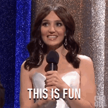 This Is Fun Saturday Night Live GIF - This Is Fun Saturday Night Live Pretending To Have Fun GIFs