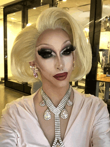 Ivory Towers Drag Queen GIF - Ivory Towers Drag Queen Ivory Towers GIFs