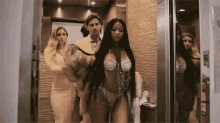 Nicki Minaj Walk GIF - Nicki Minaj Walk Sham4life GIFs