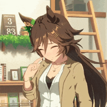 a brown haired anime character with the number 83 behind her