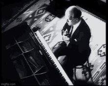 Richter Sviatoslav Piano GIF - Richter Sviatoslav Piano GIFs