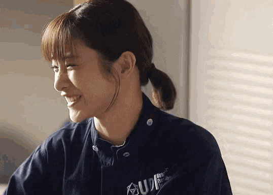 石原さとみ アンナチュラル　笑う　笑顔　スマイル GIF - Satomi Ishihara Japanese Japan - Discover &  Share GIFs