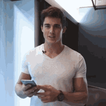 Pietro Boselli Clearly Not Much GIF - Pietro Boselli Clearly Not Much Youtuber GIFs