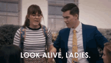 Look Alive Ladies Attention GIF - Look Alive Ladies Attention Pay Attention GIFs