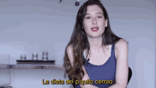 a woman says la dieta del piquito cerrao