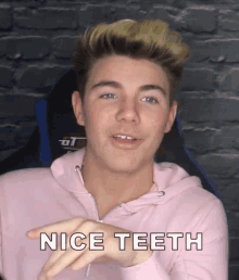 Nice Teeth Describe GIF - Nice Teeth Describe Define GIFs
