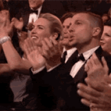 Clapping Cheers GIF - Clapping Cheers Way To Go GIFs