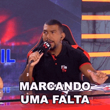 Marcando Uma Falta Emerson Santos GIF - Marcando Uma Falta Emerson Santos Maringá X Flamengo GIFs