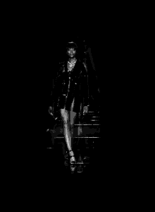 Naomi Campbell Sashay GIF - Naomi Campbell Sashay Walk GIFs