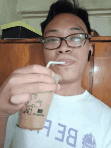 Milk Tea Yummy Yummy GIF - Milk Tea Yummy Yummy Coffee Quotes GIFs