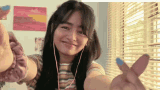 Vivoree Finger Heart GIF