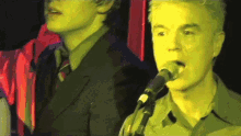 David Byrne Singing GIF - David Byrne Singing Concert GIFs