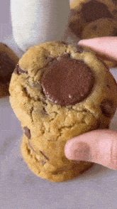 Chocolate Chip Cookies Dessert GIF - Chocolate Chip Cookies Cookies Dessert GIFs