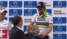 Peter Sagan Cycling GIF - Peter Sagan Cycling Paris Roubaix GIFs
