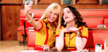 Tv Shows 2broke Girls GIF - Tv Shows 2broke Girls Selfie GIFs