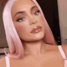 Kylie Jenner Pink Hair GIF - Kylie Jenner Pink Hair Make Up GIFs