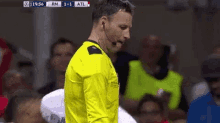 Mueca De Un Arbitro De Futbol GIF - Referee Foot Ball Spanish GIFs