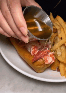 Lobster Roll Butter GIF - Lobster Roll Butter Seafood GIFs