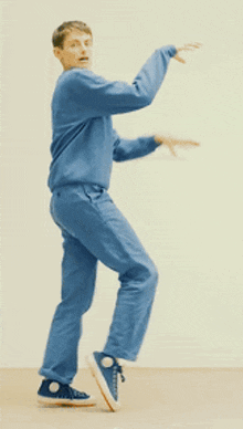 Elmer Dance GIF - Elmer Dance Bounce GIFs