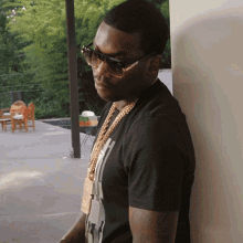 Look Up Meek Mill GIF - Look Up Meek Mill All Eyes On You Song GIFs