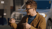 In One Ear And Out The Other Bobby Bones GIF - In One Ear And Out The Other Bobby Bones National Geographic GIFs