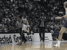 Willie Anderson Allyoop GIF - Willie Anderson Allyoop David Robinson GIFs