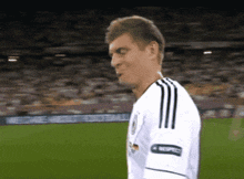 Neuer Manuel Neuer GIF - Neuer Manuel Neuer Toni Kroos GIFs