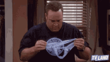 Panties GIF - Kevin James King Of Queens Folding Panty GIFs