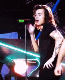 Harry Styles One Direction GIF - Harry Styles One Direction Hairflip GIFs