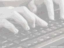 Srugis Keyboard GIF - Srugis Keyboard Typing GIFs