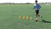 Practicando Futbol GIF - Practicando Futbol Entrenamiento GIFs